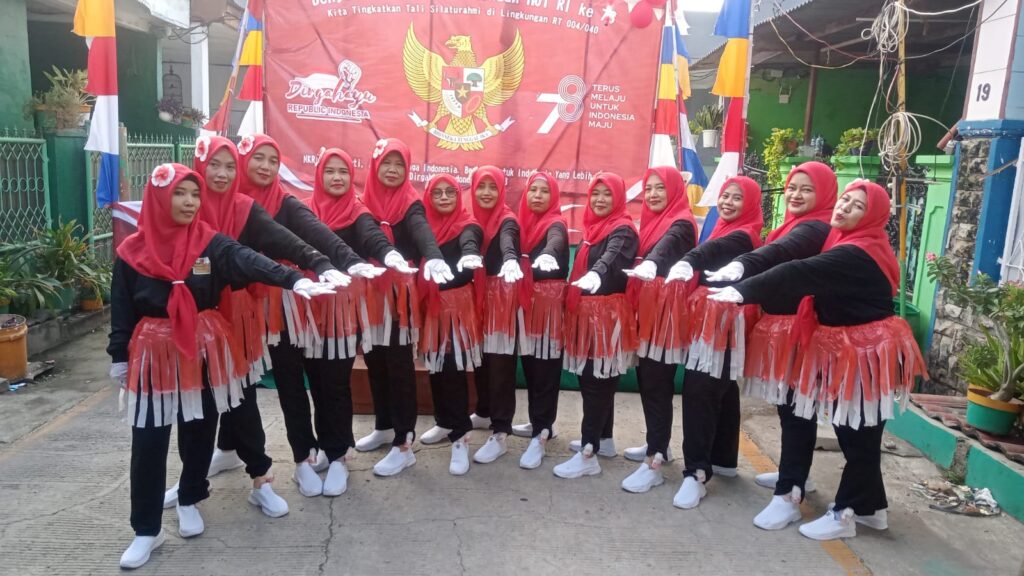 Ibu-ibu warga blok J